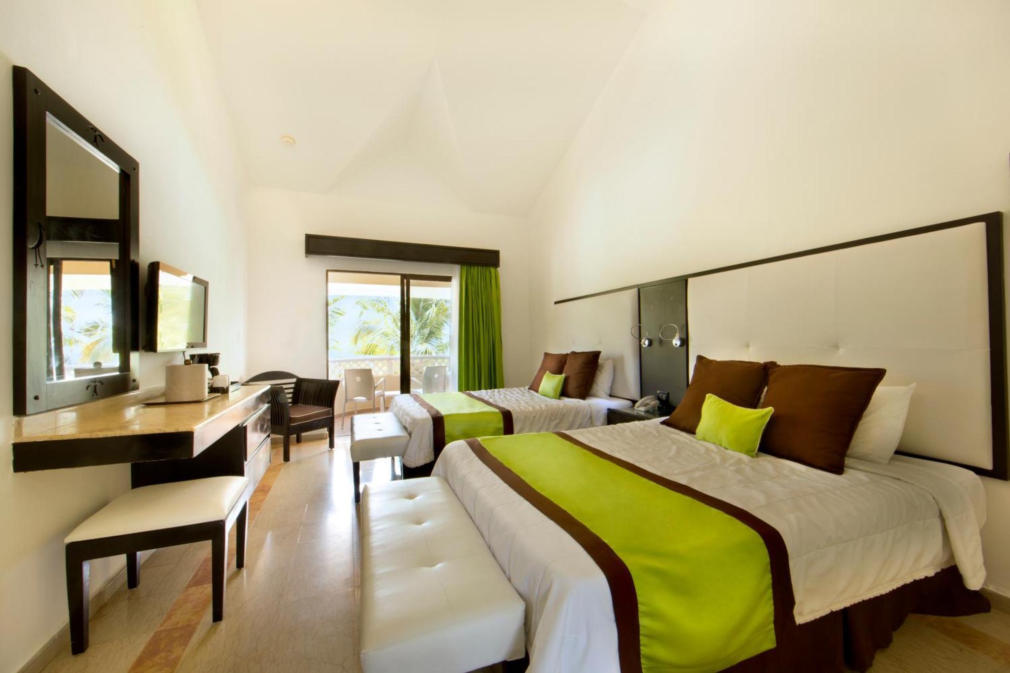 Quarto Queen Superior com 2 Camas Queen-size e Vista Baía - Não Fumador